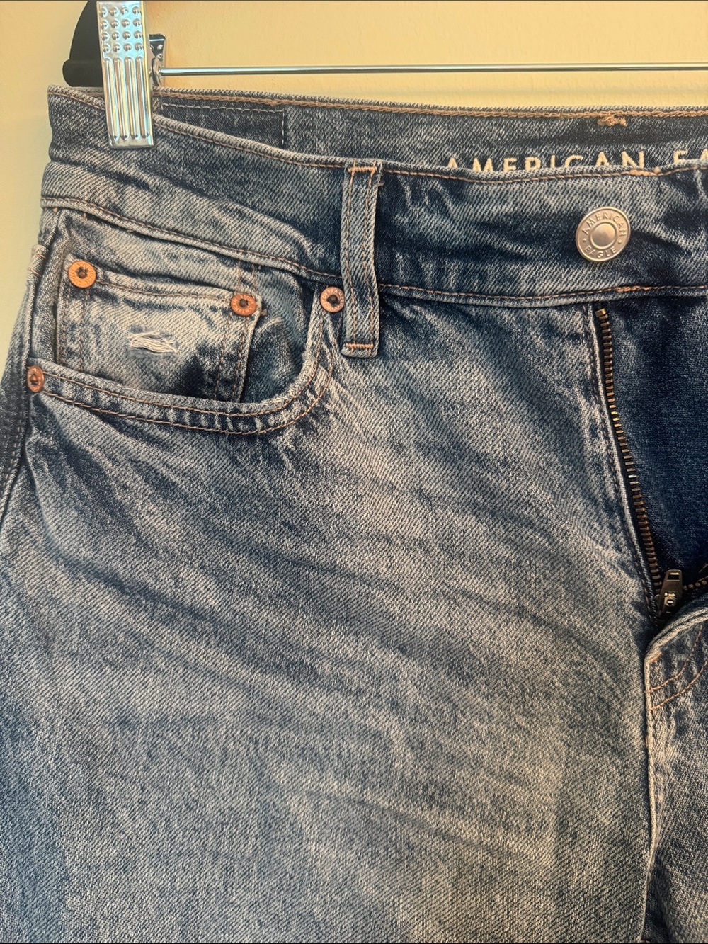 American Eagle Outfitters Women's Low rise Boyfriend Jeans - Fresh Bright Wash - Picture 6 of 6
